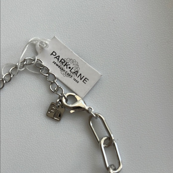 Elegant Silver Chain Necklace - Picture 3 of 4